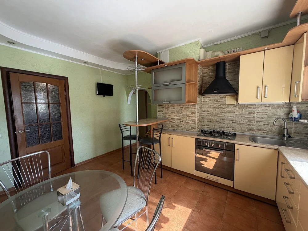 For Sale: 3-bedroom apartment on Post Office Avenue 74.