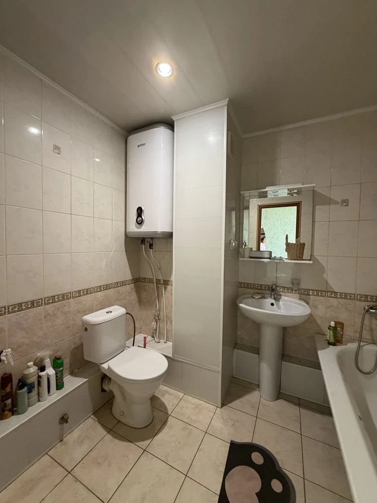 For Sale: 3-bedroom apartment on Post Office Avenue 74.
