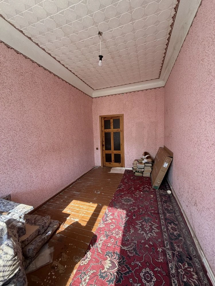 Продається 3-кімнатна квартира Алмазна 15 (Карачуни).