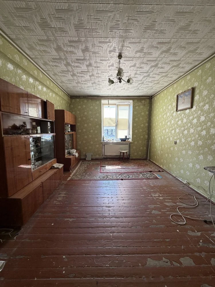 Продається 3-кімнатна квартира Алмазна 15 (Карачуни).