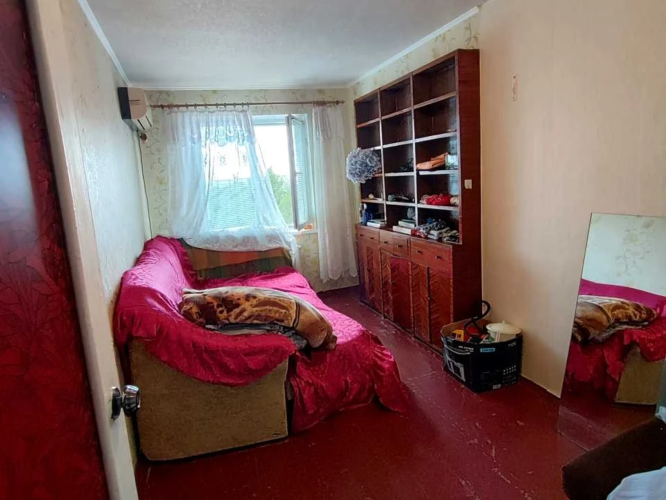 Apartment. John McKenna St. (Armavirskaya), Krivoi Rog