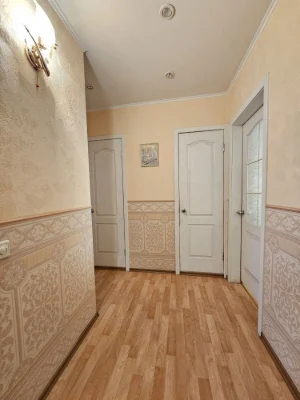 Продам ШИКАРНУЮ 2 КУ на 1 Східному в гарному стані