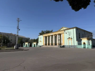 For Sale: Three-Room Apartment in the Center of Yugo Prospect, South