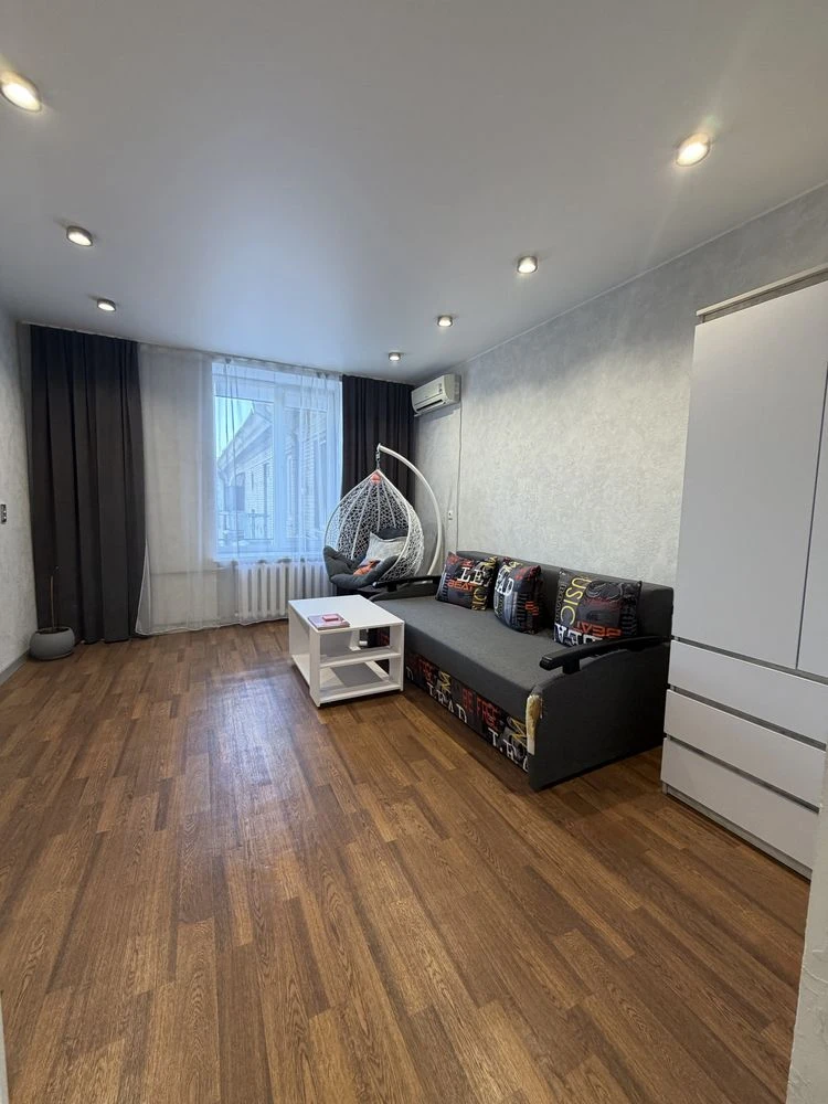 For Sale: Three-Room Apartment in the Center of Yugo Prospect, South
