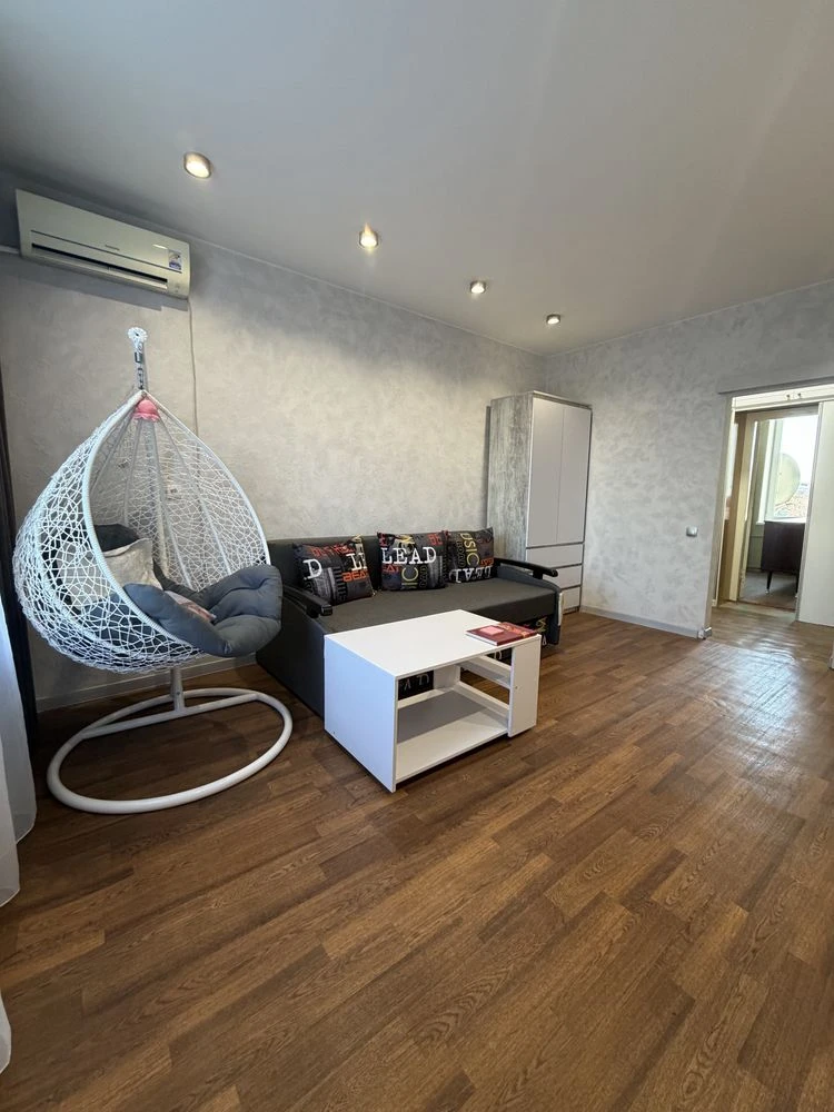 For Sale: Three-Room Apartment in the Center of Yugo Prospect, South