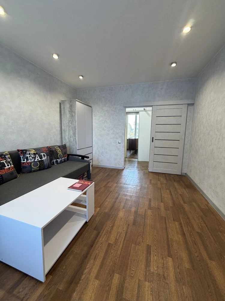 For Sale: Three-Room Apartment in the Center of Yugo Prospect, South