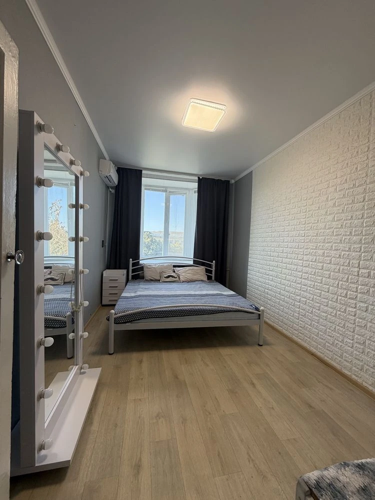 For Sale: Three-Room Apartment in the Center of Yugo Prospect, South