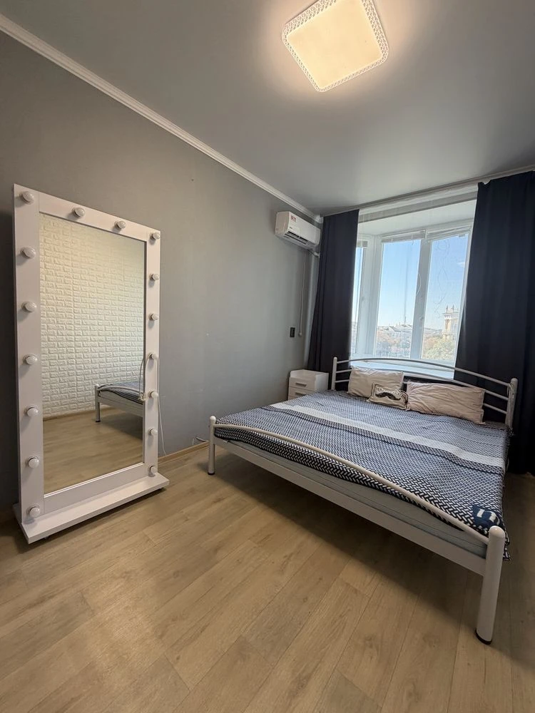 For Sale: Three-Room Apartment in the Center of Yugo Prospect, South