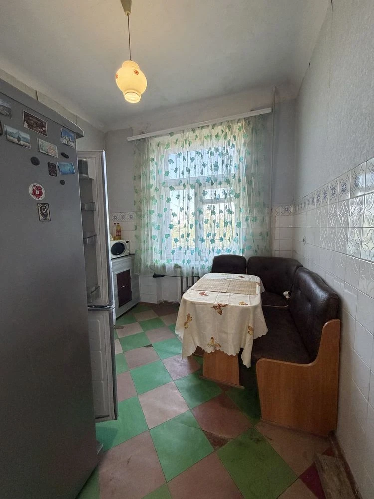 For Sale: Three-Room Apartment in the Center of Yugo Prospect, South