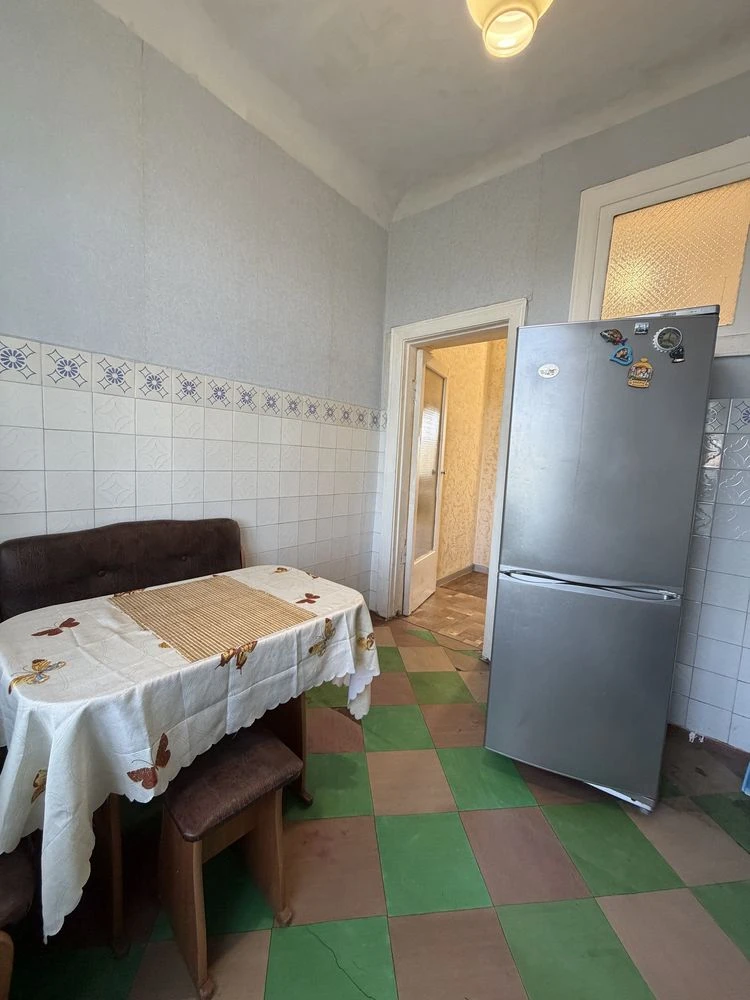 For Sale: Three-Room Apartment in the Center of Yugo Prospect, South