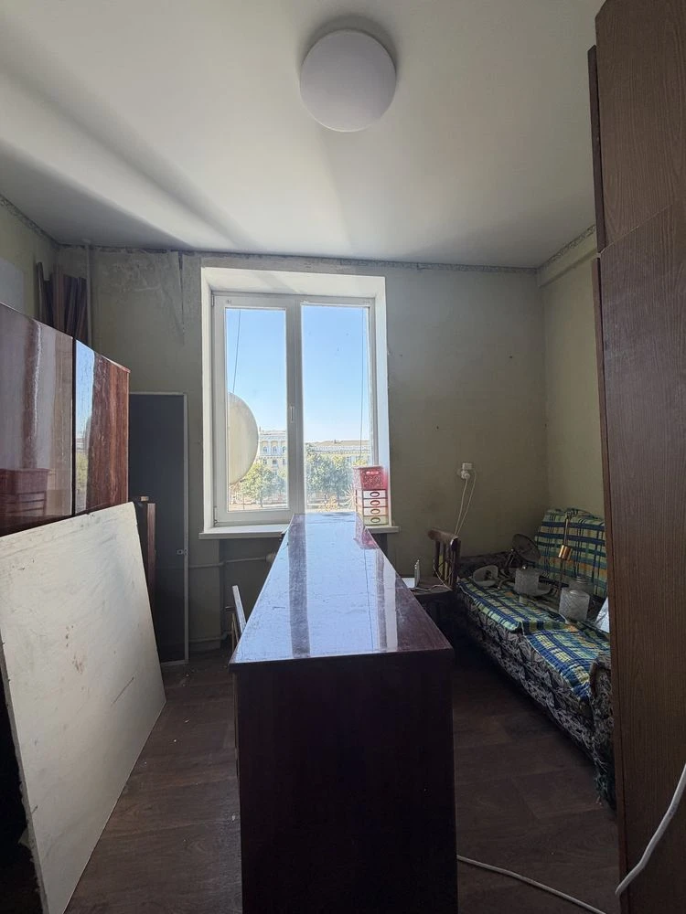 For Sale: Three-Room Apartment in the Center of Yugo Prospect, South