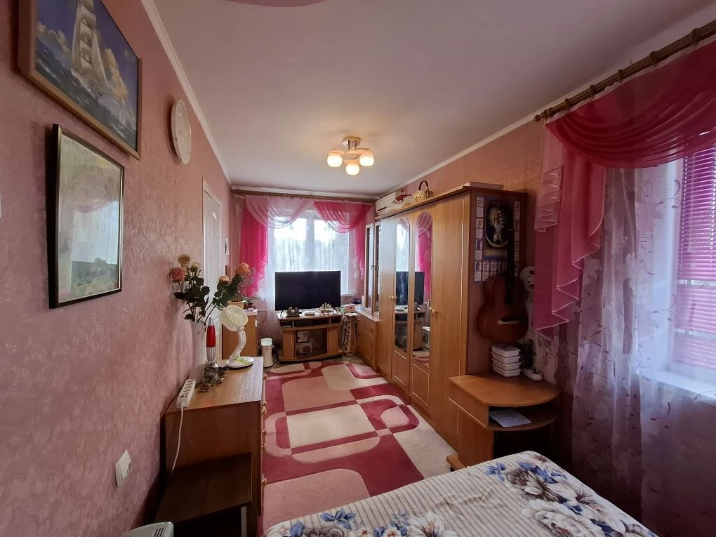 Продам 2-кімнатну квартиру біля 16 міської лікарні