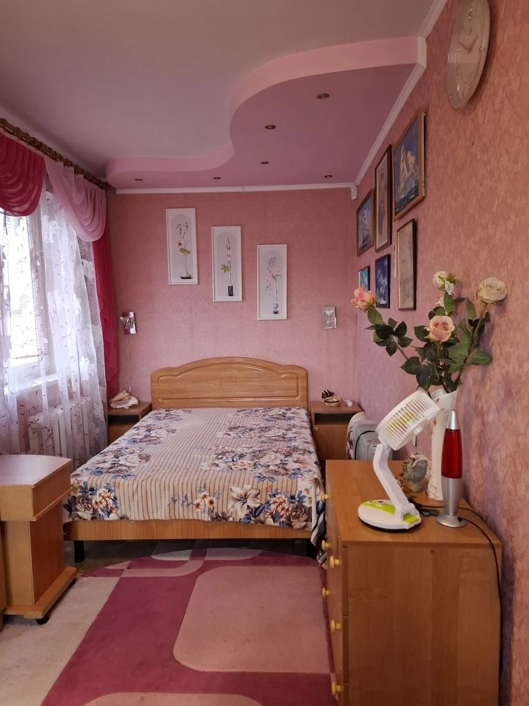 Продам 2-кімнатну квартиру біля 16 міської лікарні