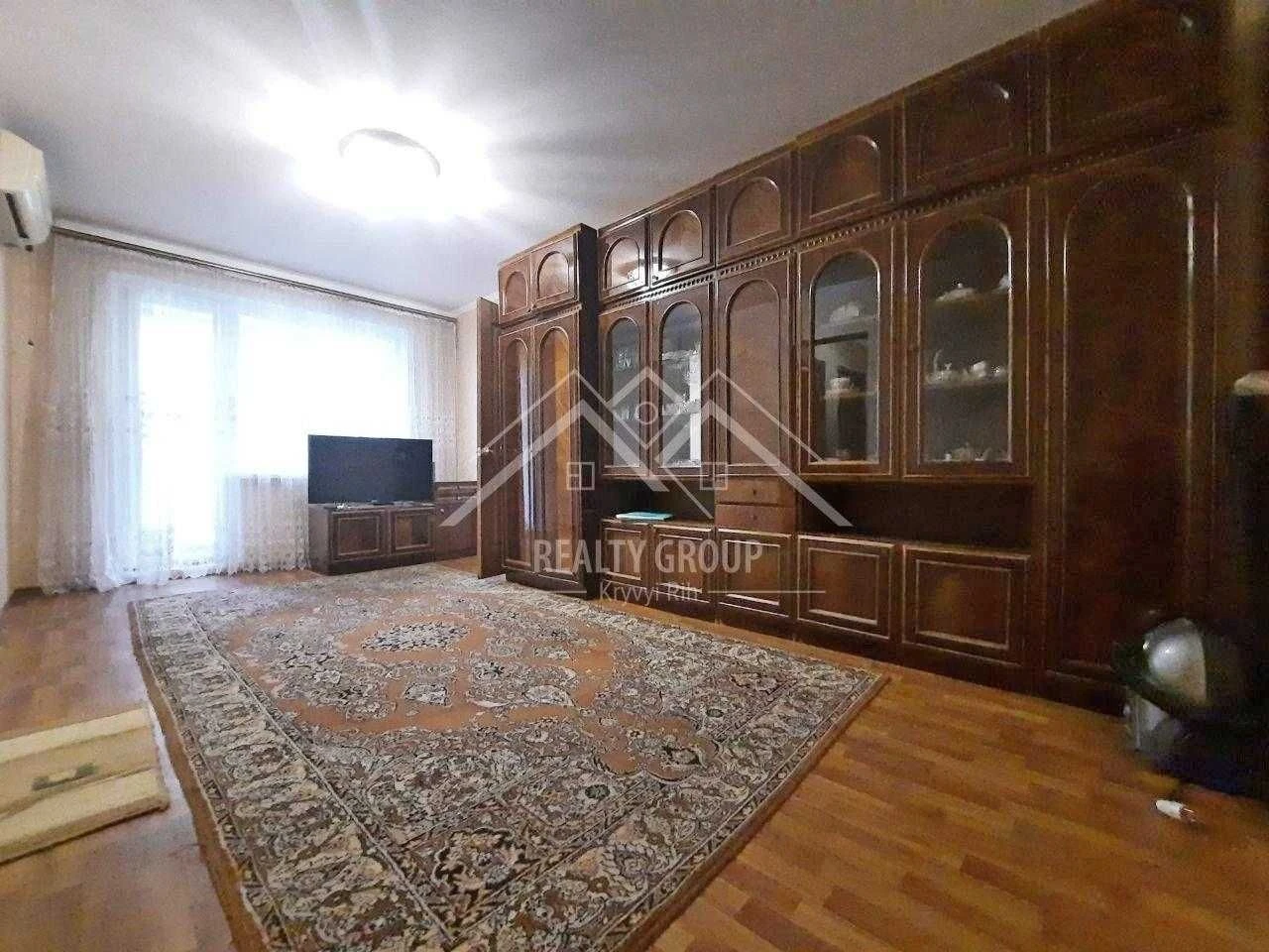 Продається 3-кімнатна квартира на 4-му поверсі, вулиця Володимира Великого