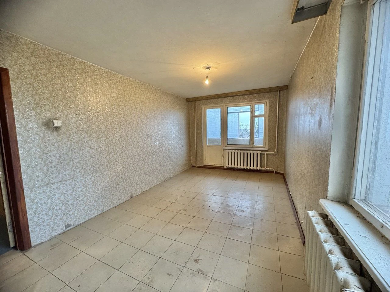 For Sale 3-Room Apartment in Quarter 173