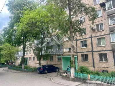 Продается 3-комнатная квартира с 2 лоджиями на Космонавтов
