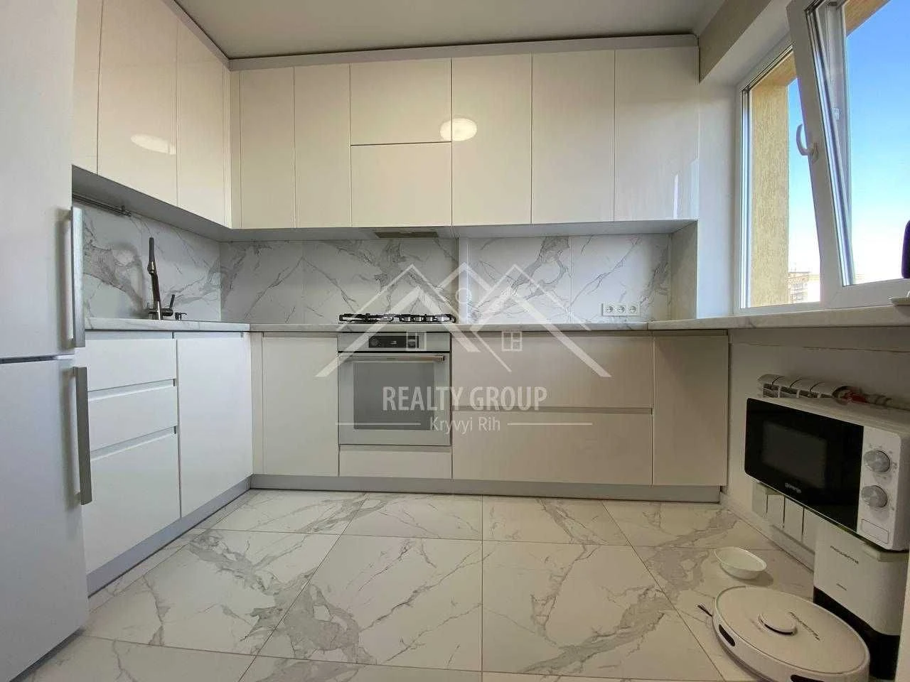 Sale of a 3-room apartment on вул. Koblyansky