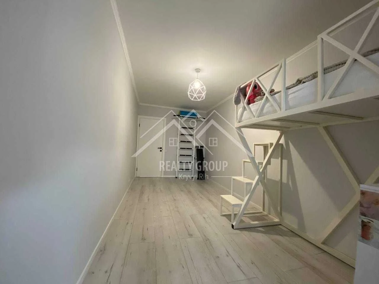 Sale of a 3-room apartment on вул. Koblyansky