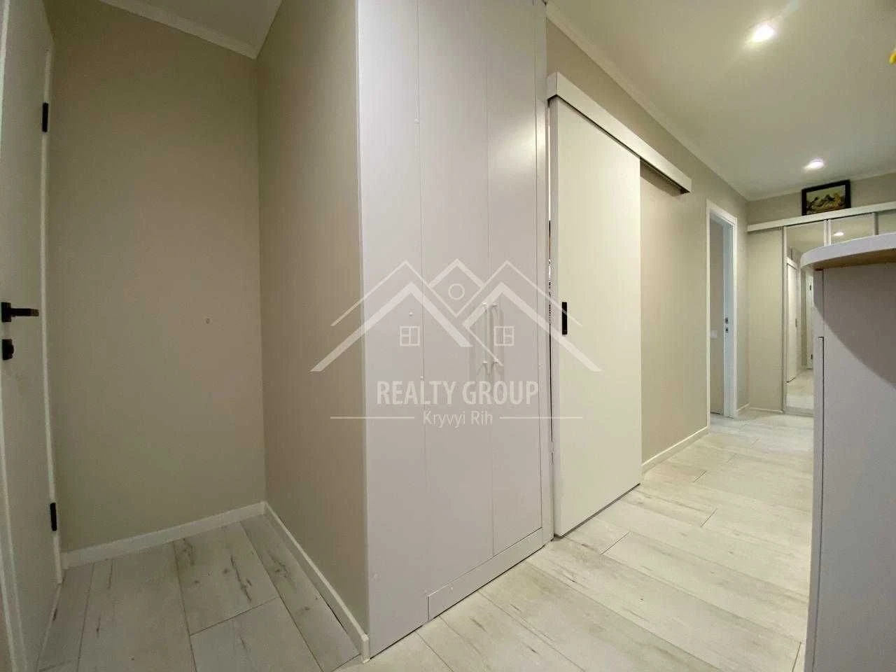 Sale of a 3-room apartment on вул. Koblyansky