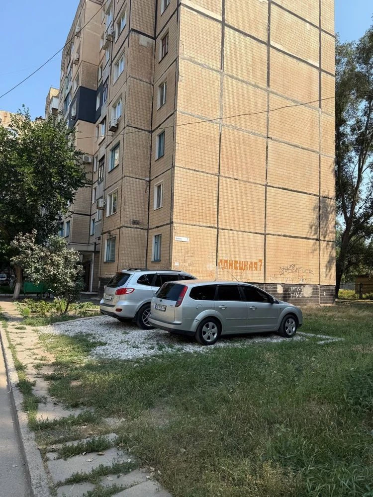 Продаётся 1-комнатная квартира в Долгинцовском районе