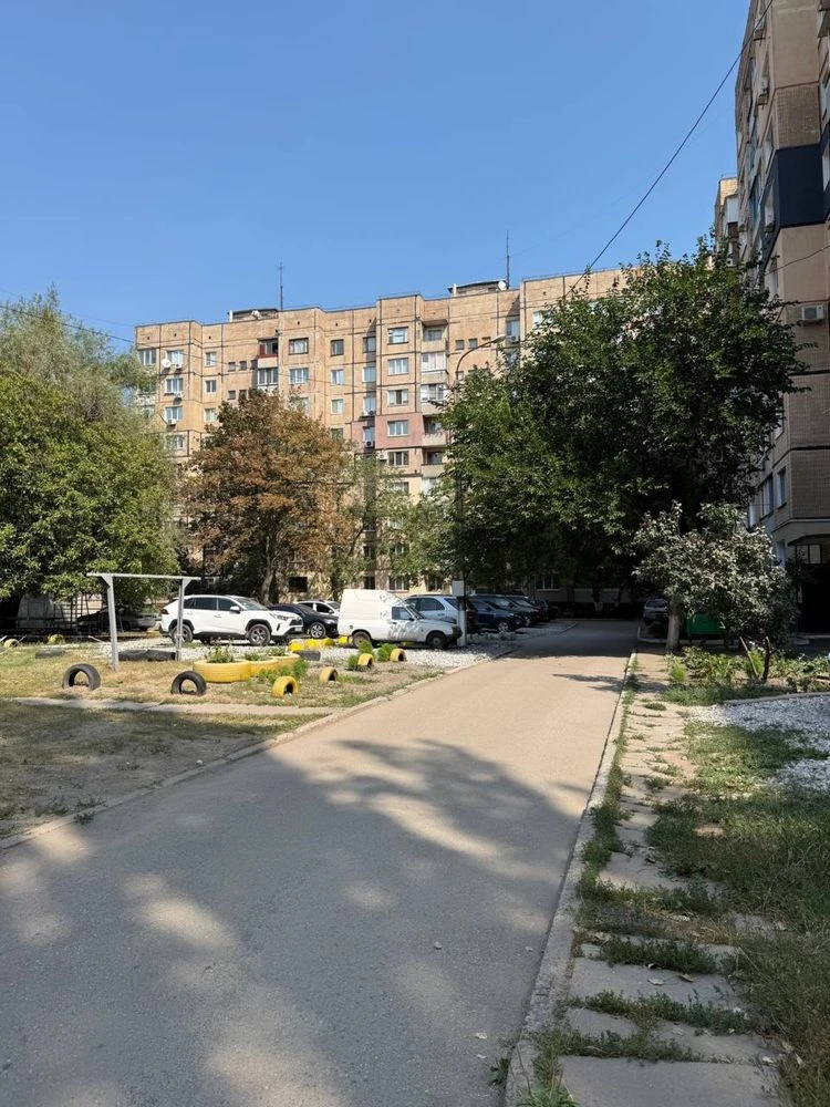Продаётся 1-комнатная квартира в Долгинцовском районе