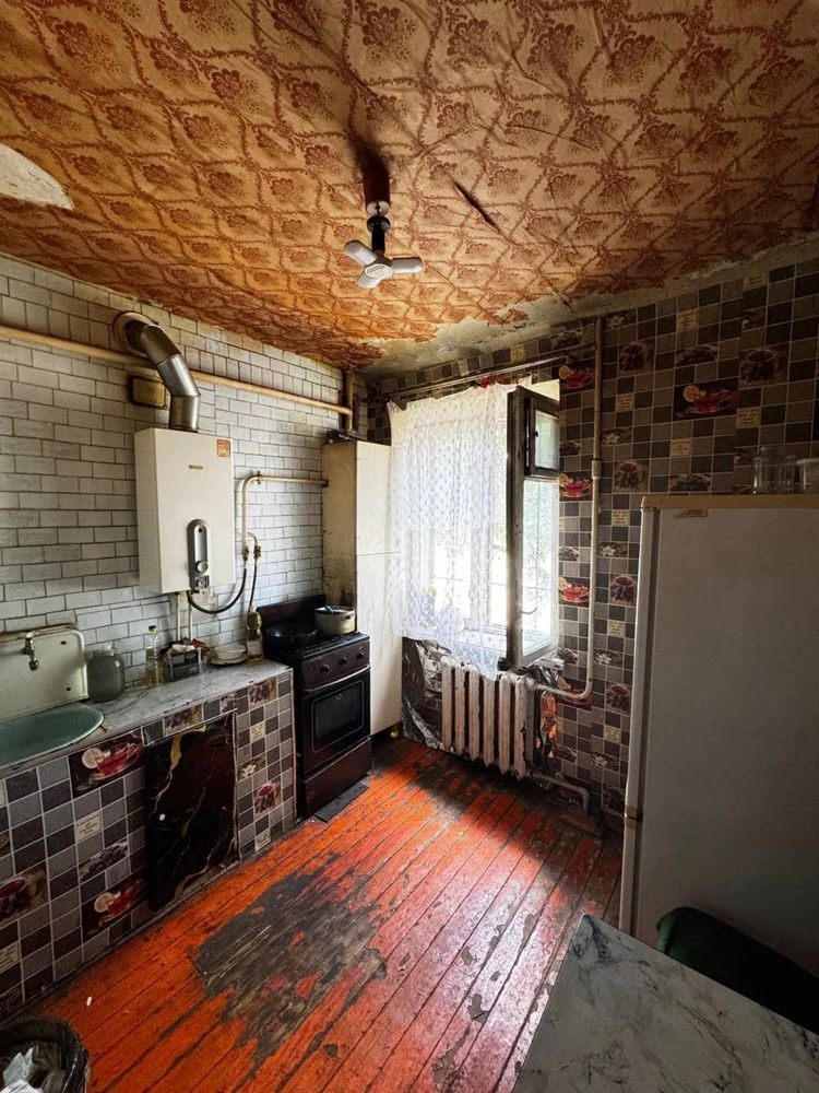 Продается квартира в Артема, 2 комнаты, первый этаж
