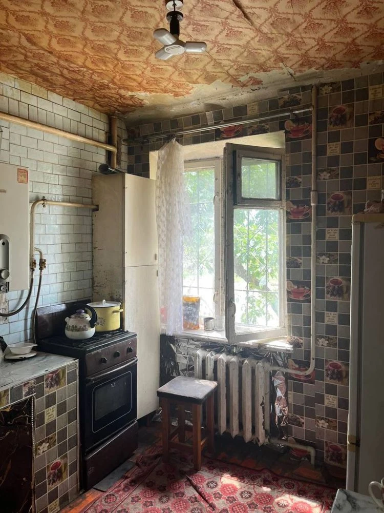 Продается квартира в Артема, 2 комнаты, первый этаж
