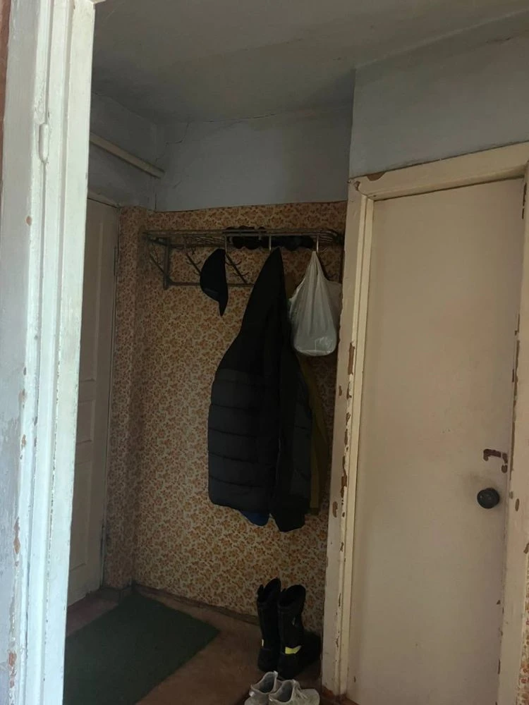 Продается квартира в Артема, 2 комнаты, первый этаж