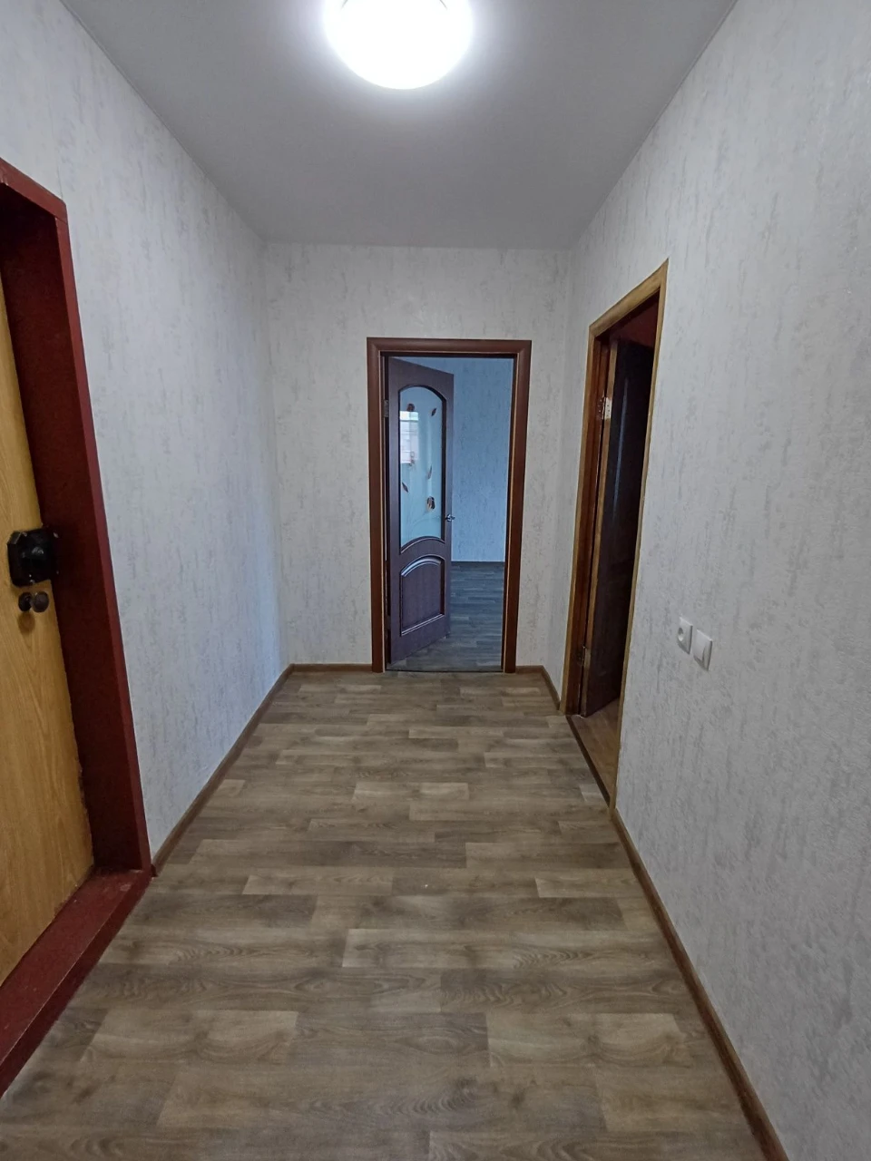 Two-room apartment for sale on Mykoly Svitals'koho Street.
