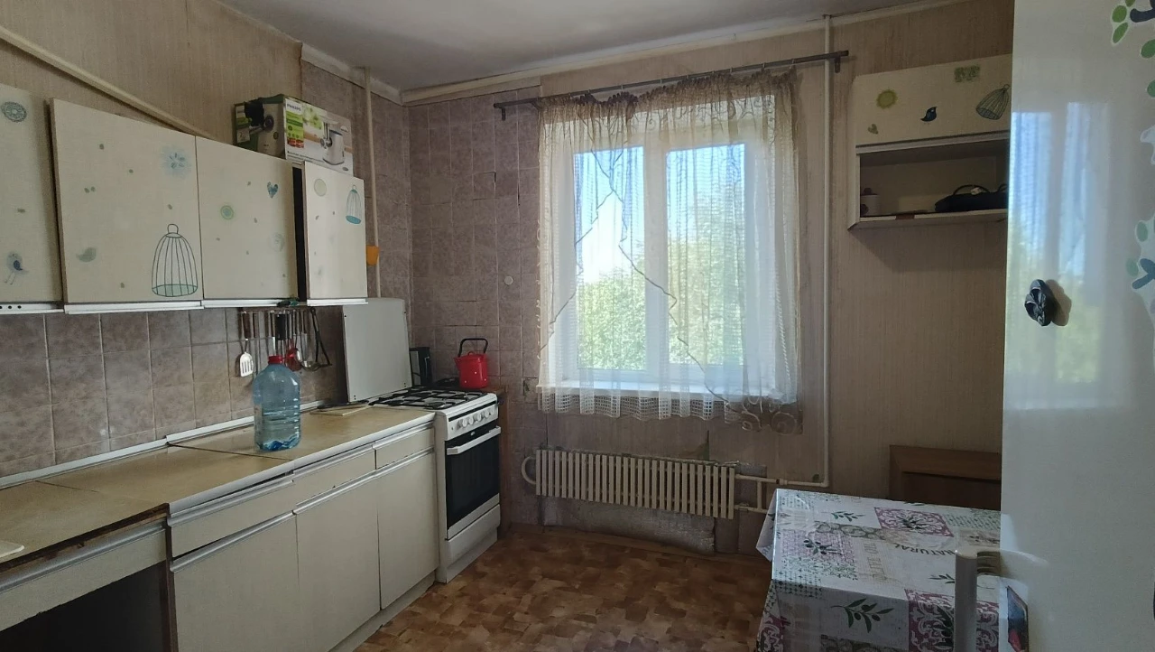 Продається 3-кімнатна квартира, 5-й Зарічний