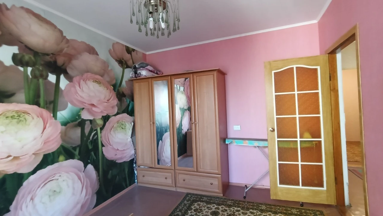 Продається 3-кімнатна квартира, 5-й Зарічний