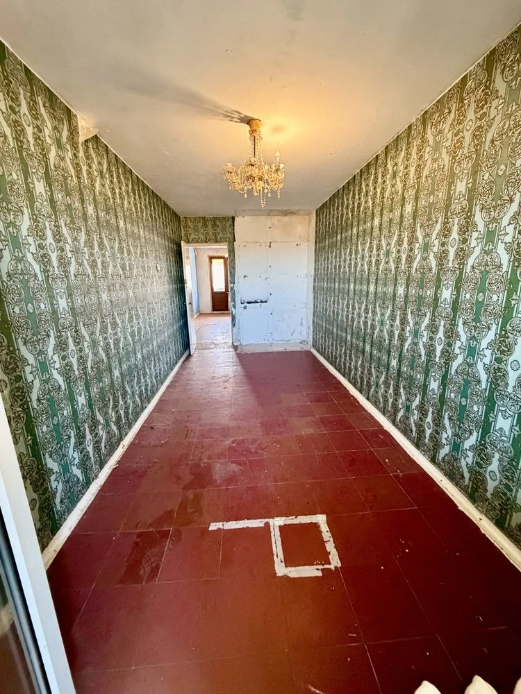 Sale of a three-room apartment on Charovna Street