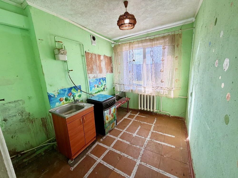 Sale of a three-room apartment on Charovna Street
