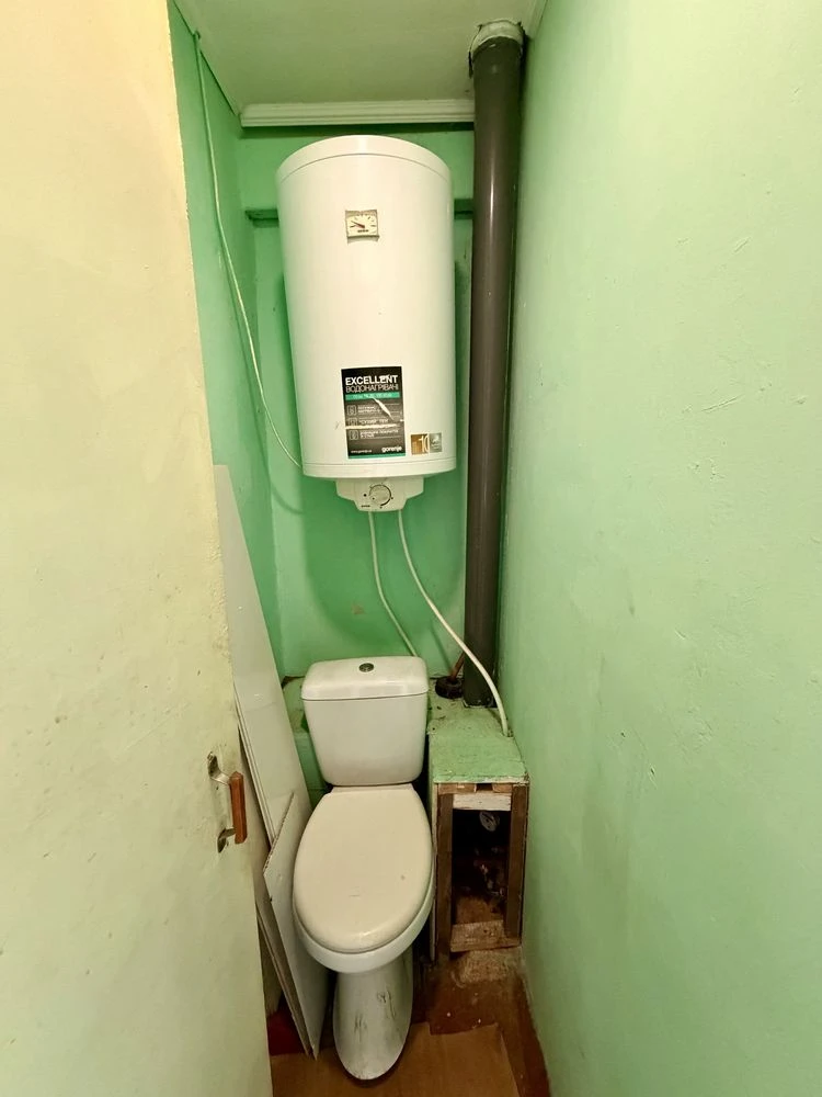 Sale of a three-room apartment on Charovna Street
