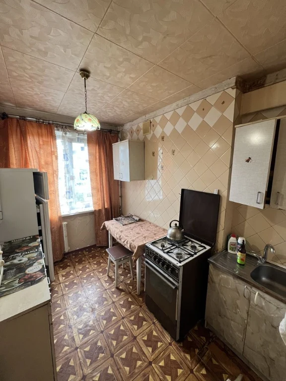 Sale of a 3-room apartment on Dniprovske Shosse, Razylky