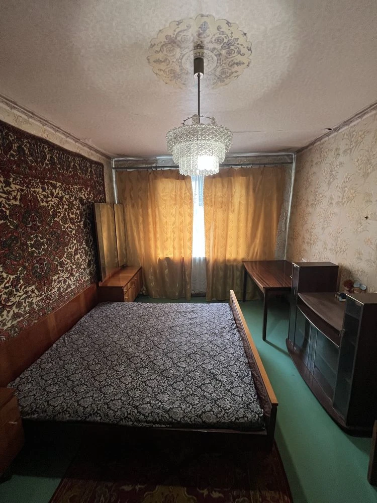 Sale of a 3-room apartment on Dniprovske Shosse, Razylky