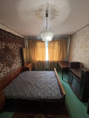 Sale of a 3-room apartment on Dniprovske Shosse, Razylky