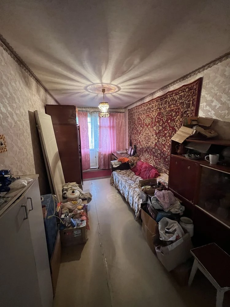 Sale of a 3-room apartment on Dniprovske Shosse, Razylky