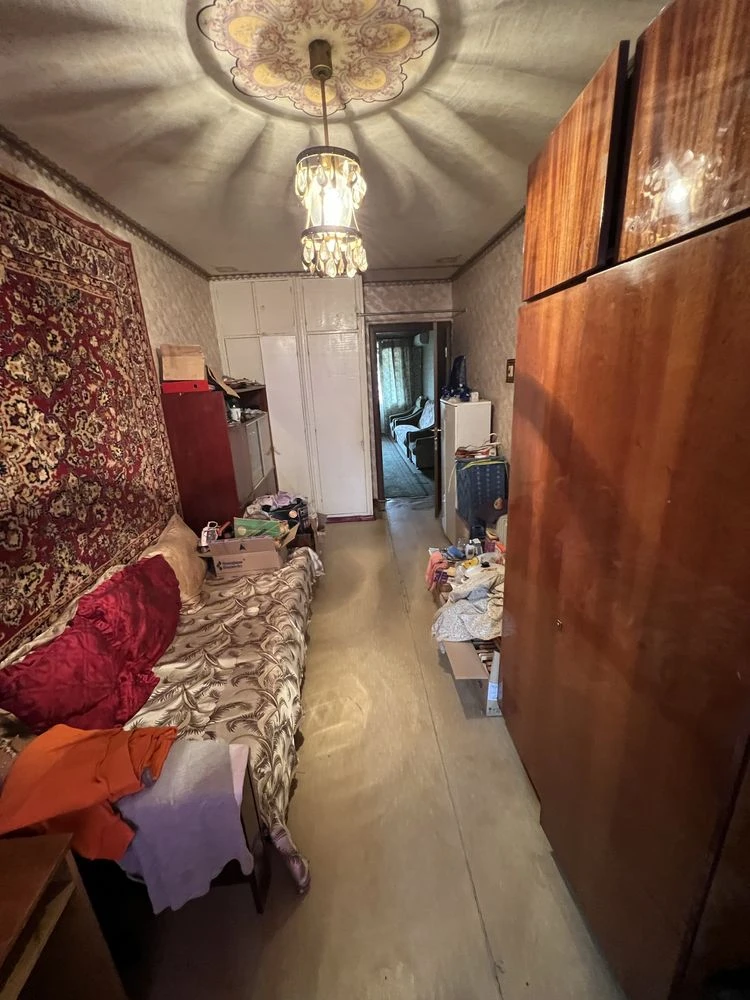 Sale of a 3-room apartment on Dniprovske Shosse, Razylky