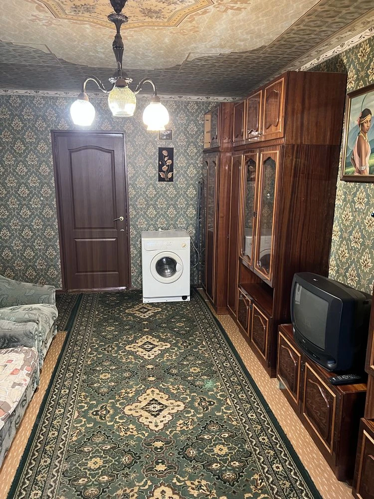 Sale of a 3-room apartment on Dniprovske Shosse, Razylky