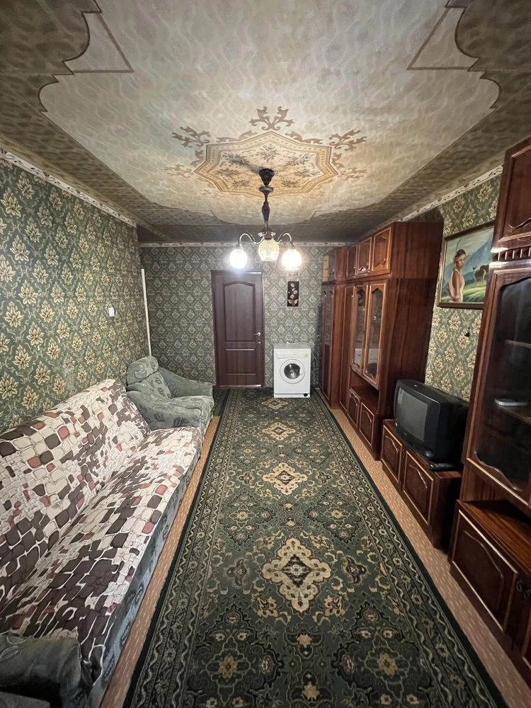 Sale of a 3-room apartment on Dniprovske Shosse, Razylky