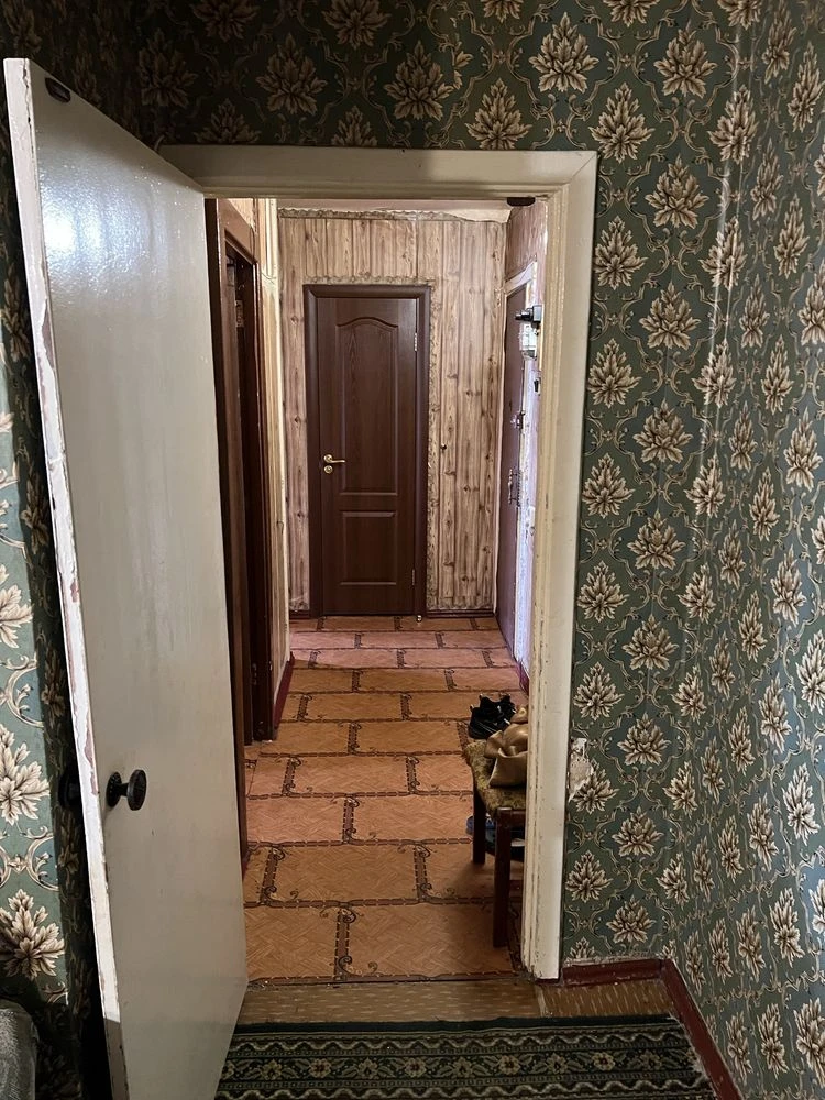 Sale of a 3-room apartment on Dniprovske Shosse, Razylky