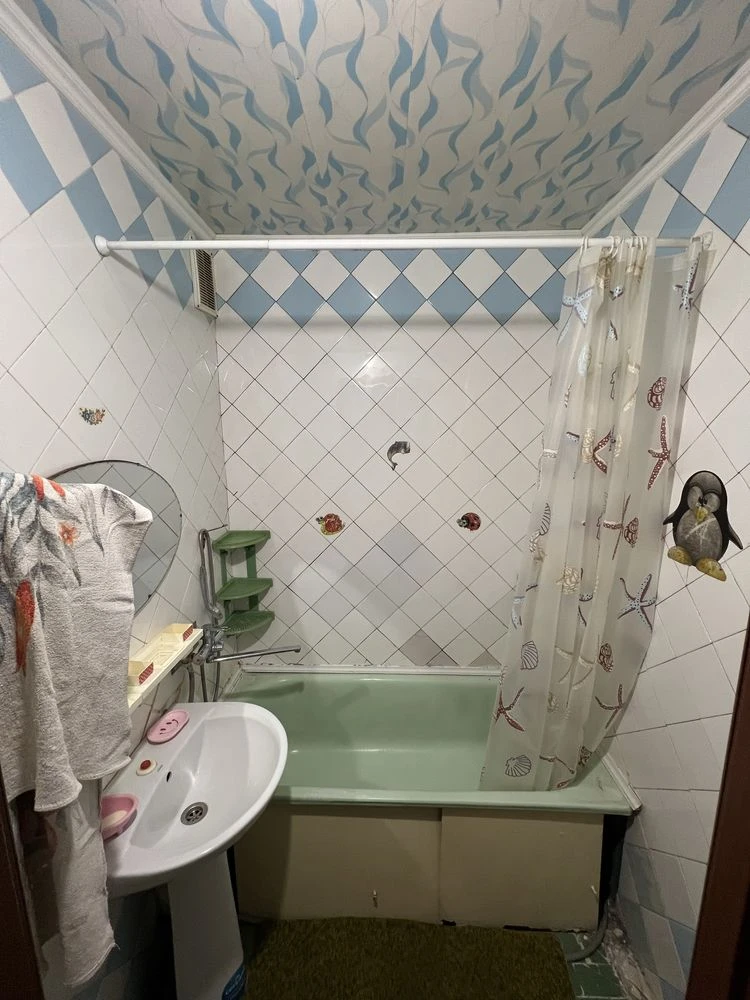 Sale of a 3-room apartment on Dniprovske Shosse, Razylky