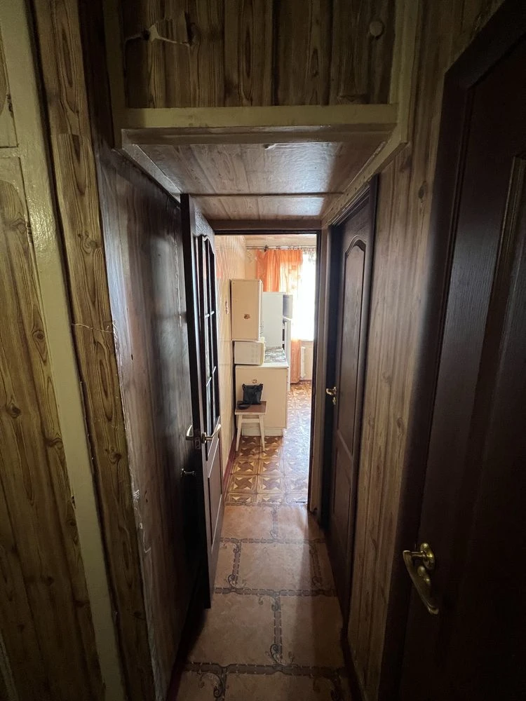 Sale of a 3-room apartment on Dniprovske Shosse, Razylky