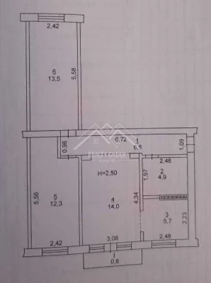 Продається простора 3-кімнатна квартира з газовим опаленням в районі Соцміста