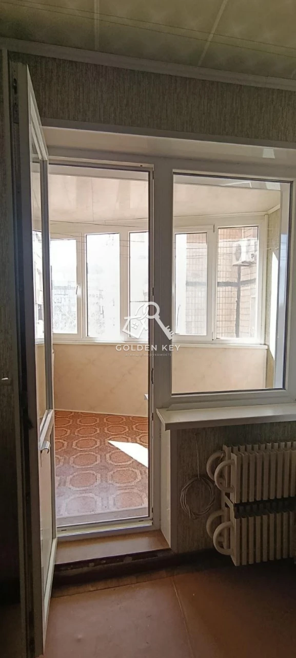 Sale of a 3-room apartment on Eastern 1 (Restoration, Certificate)