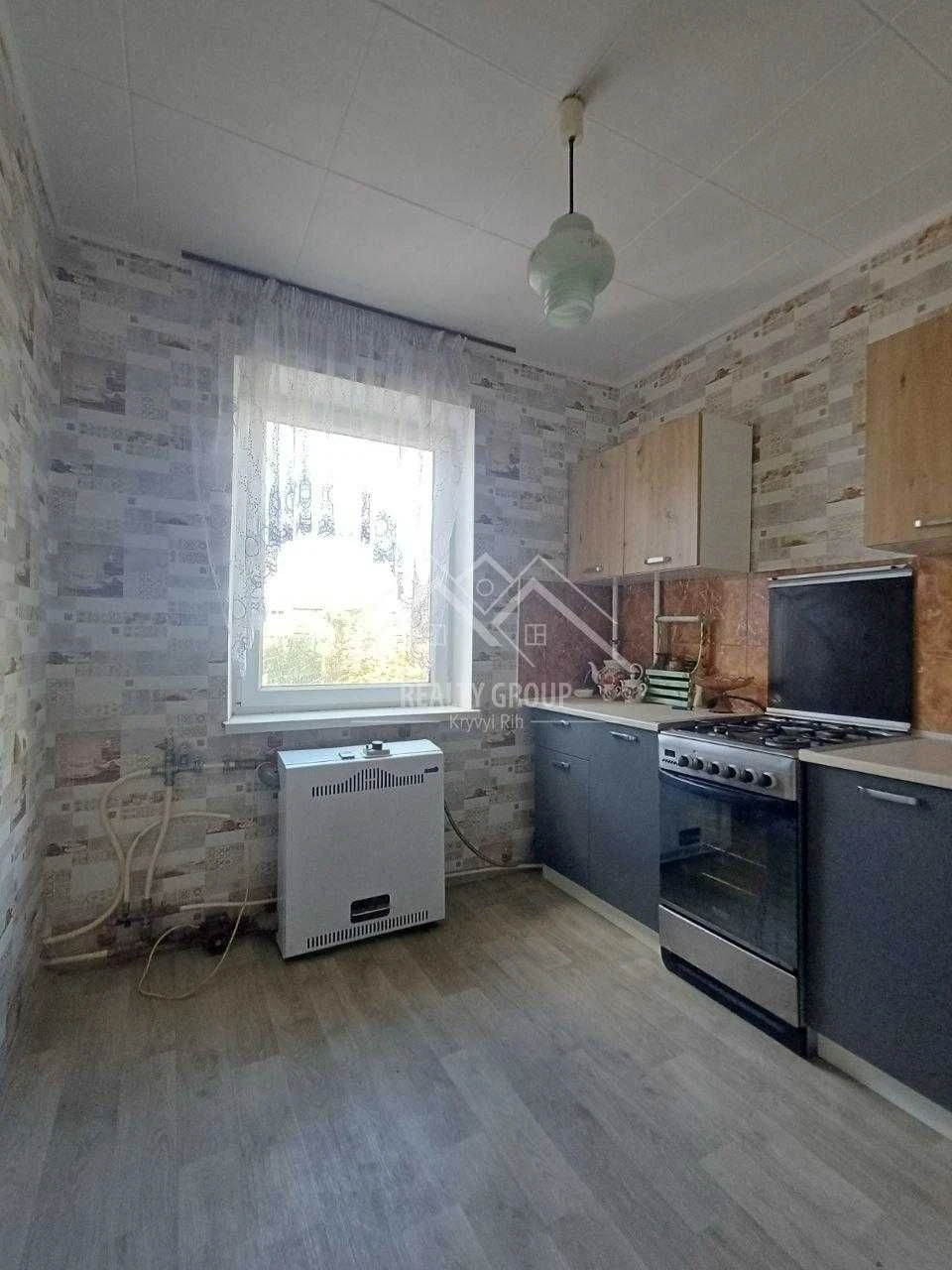 Sale of a 3-room apartment renovated and with independent heating near p
