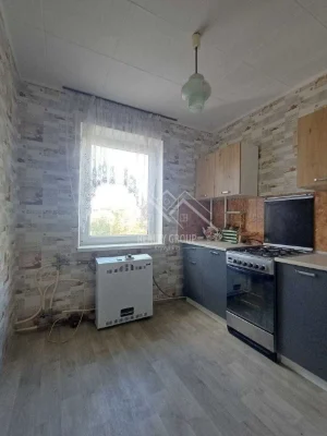 Sale of a 3-room apartment renovated and with independent heating near p