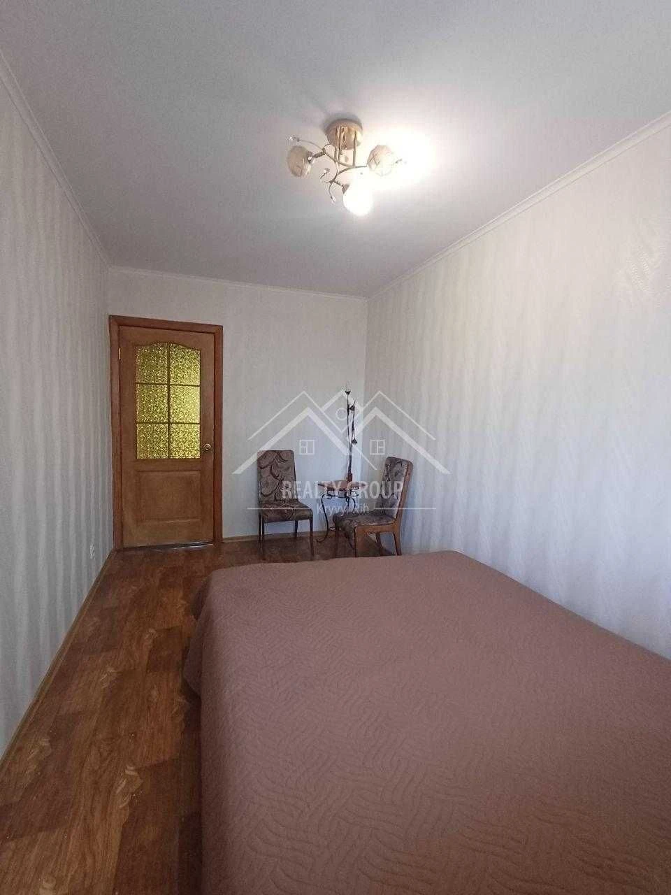 Sale of a 3-room apartment renovated and with independent heating near p