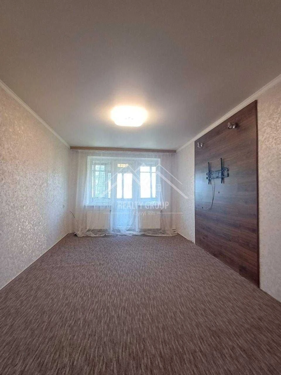Sale of a 3-room apartment renovated and with independent heating near p